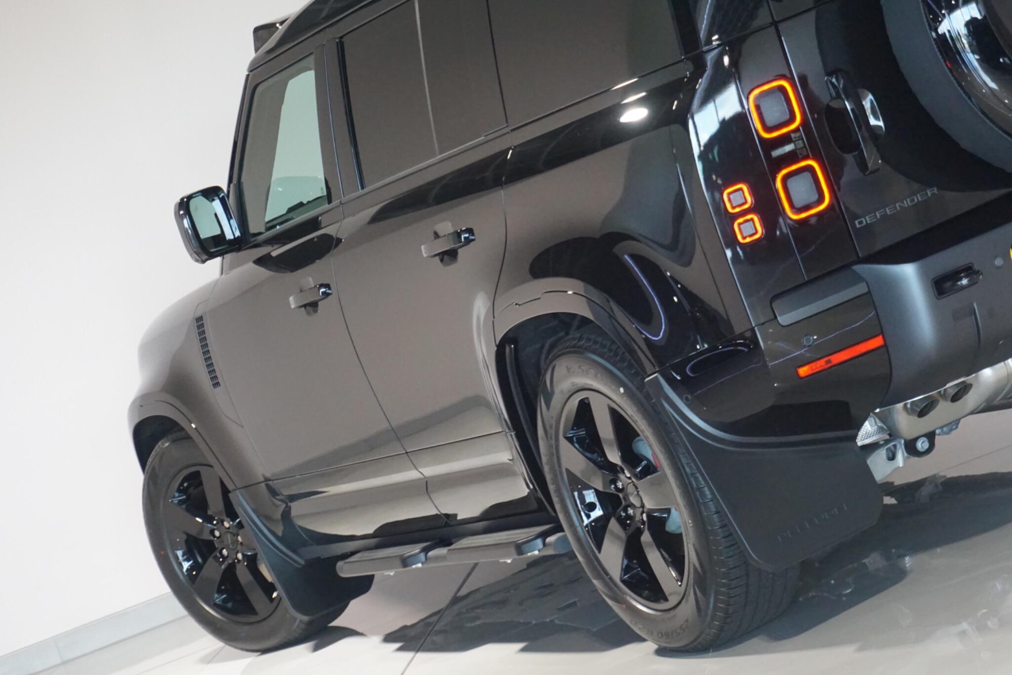 Land Rover Defender 110 3.0 D350 MHEV X-Dynamic HSE Hard Top SUV 5dr Diesel Auto 4WD MWB Euro 6 (s/s) (350 ps)